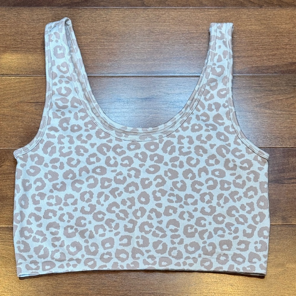 NWOT NO BOUNDARIES Leopard Print Crop Tank